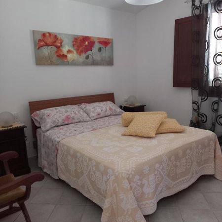 Chicchiritanos Bed & Breakfast Monti Bagian luar foto