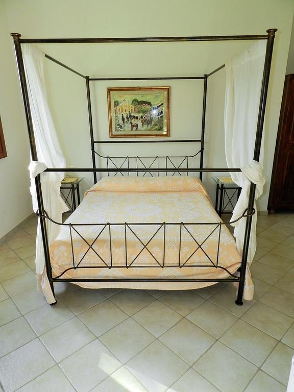 Chicchiritanos Bed & Breakfast Monti Ruang foto